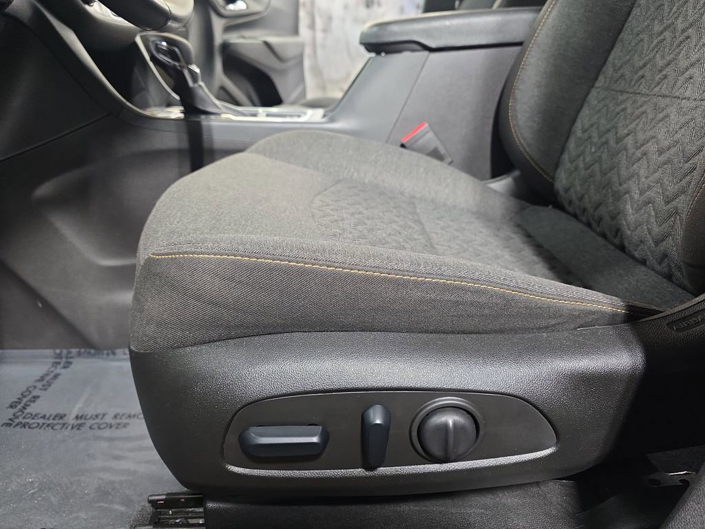 Used 2024 Chevrolet Equinox LT image 28