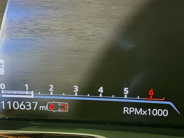 Used 2023 Cadillac Escalade ESV Premium Luxury image 13