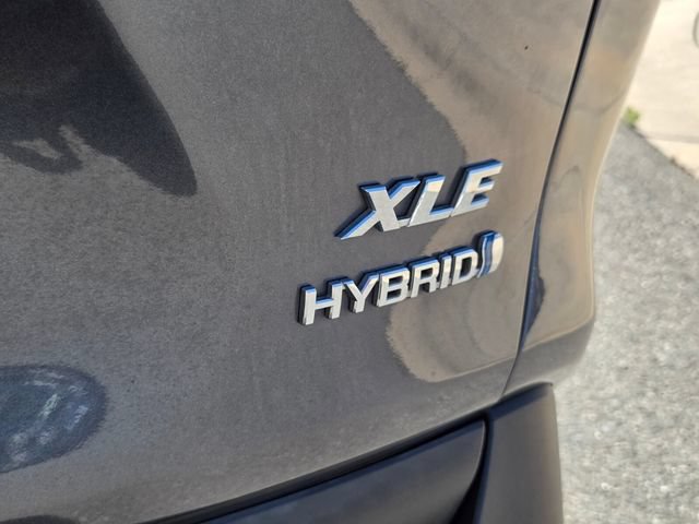 Used 2019 Toyota RAV4 XLE w/ Carpet Mat Package AWD/4WD image 11