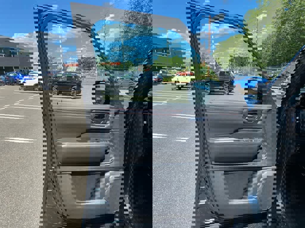 New 2025 Nissan Armada PRO-4X w/ Pro-4X Premium Package image 9