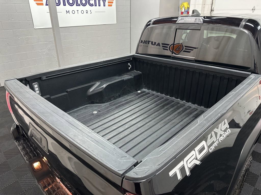 Used 2020 Toyota Tacoma TRD Off-Road w/ Technology Package image 11