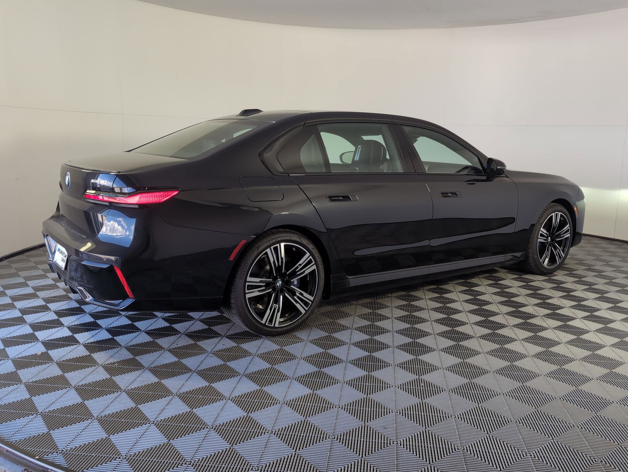 New 2025 BMW i7 xDrive60 w/ Premium Package image 7