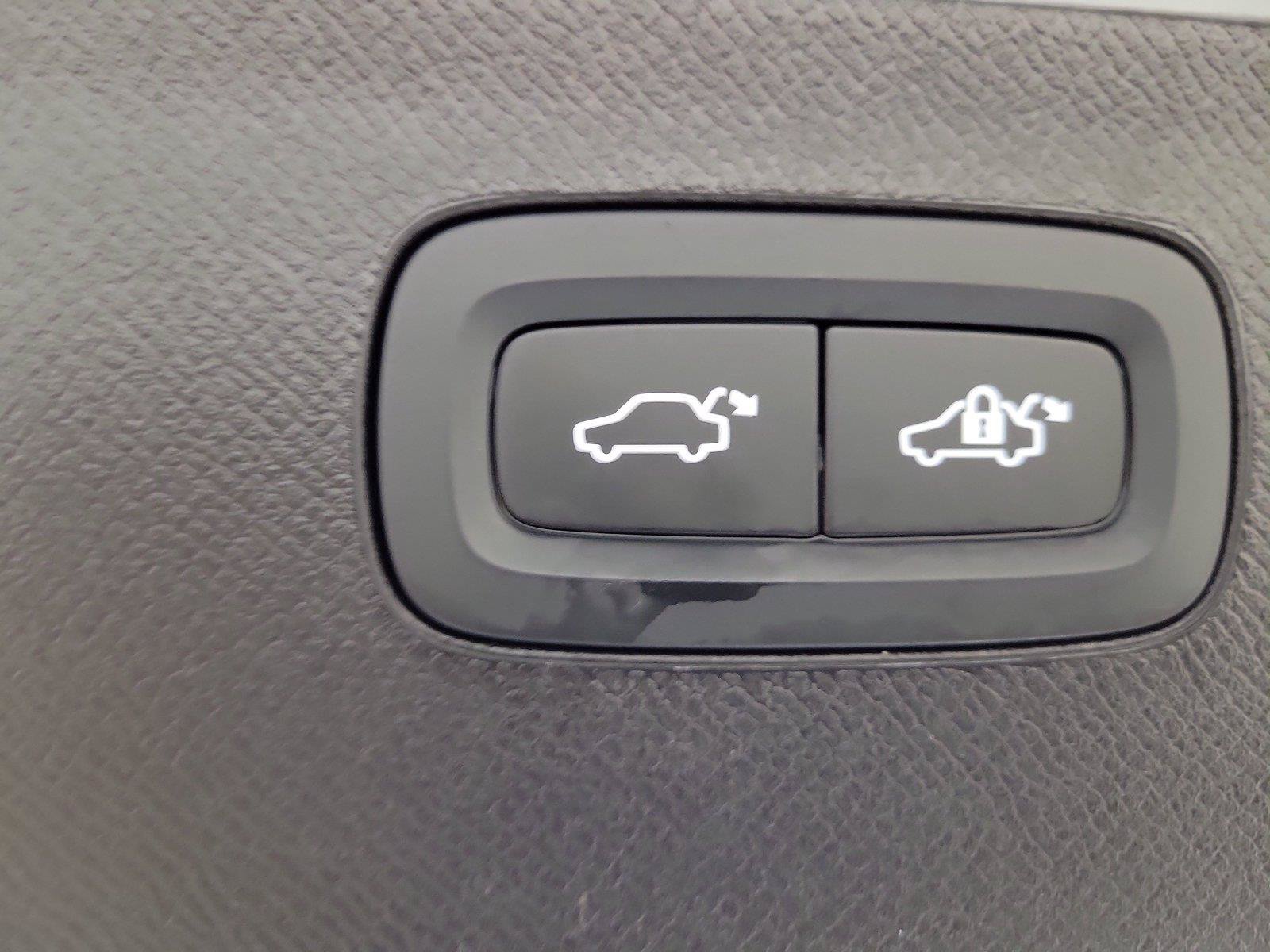 Used 2025 Volvo XC90 B6 Plus AWD/4WD image 10