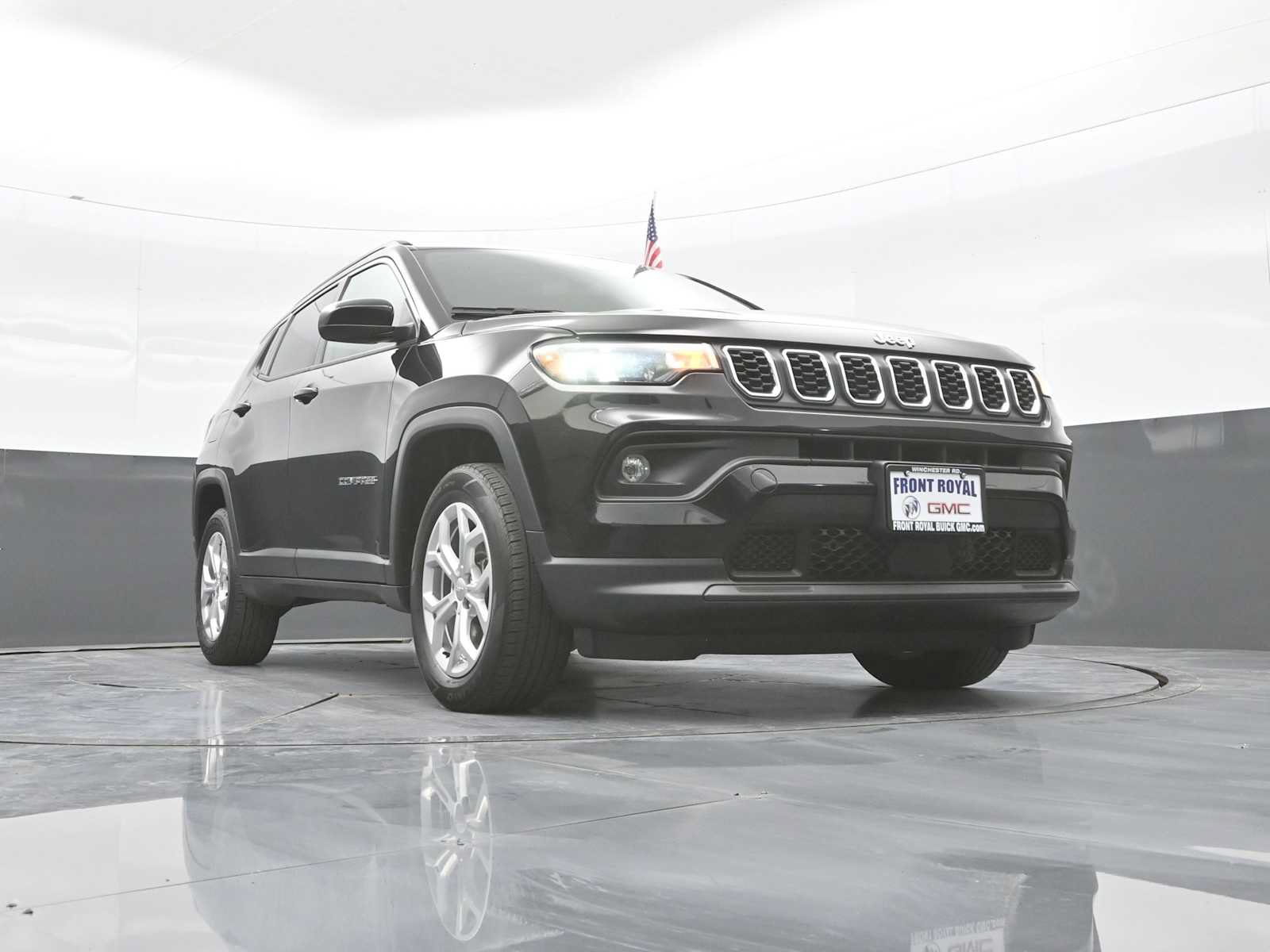 Used 2024 Jeep Compass Latitude AWD/4WD image 33