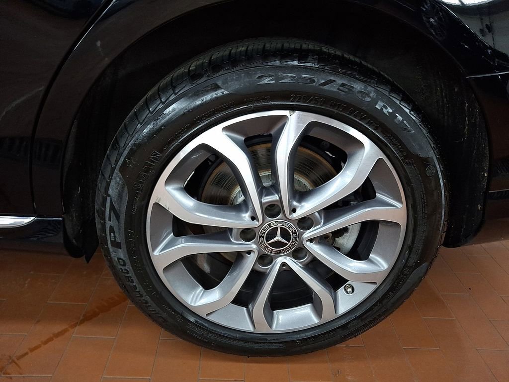 Used 2018 Mercedes-Benz C 300 4MATIC Sedan image 7