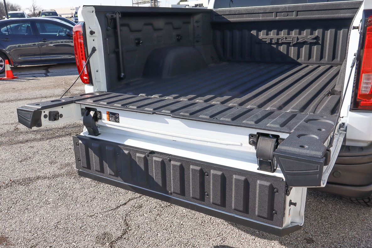Used 2023 GMC Sierra 1500 AT4X w/ AT4X AEV Edition AWD/4WD image 16