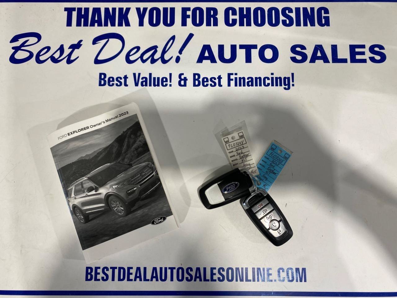 Used 2023 Ford Explorer XLT w/ Equipment Group 202A AWD/4WD image 25