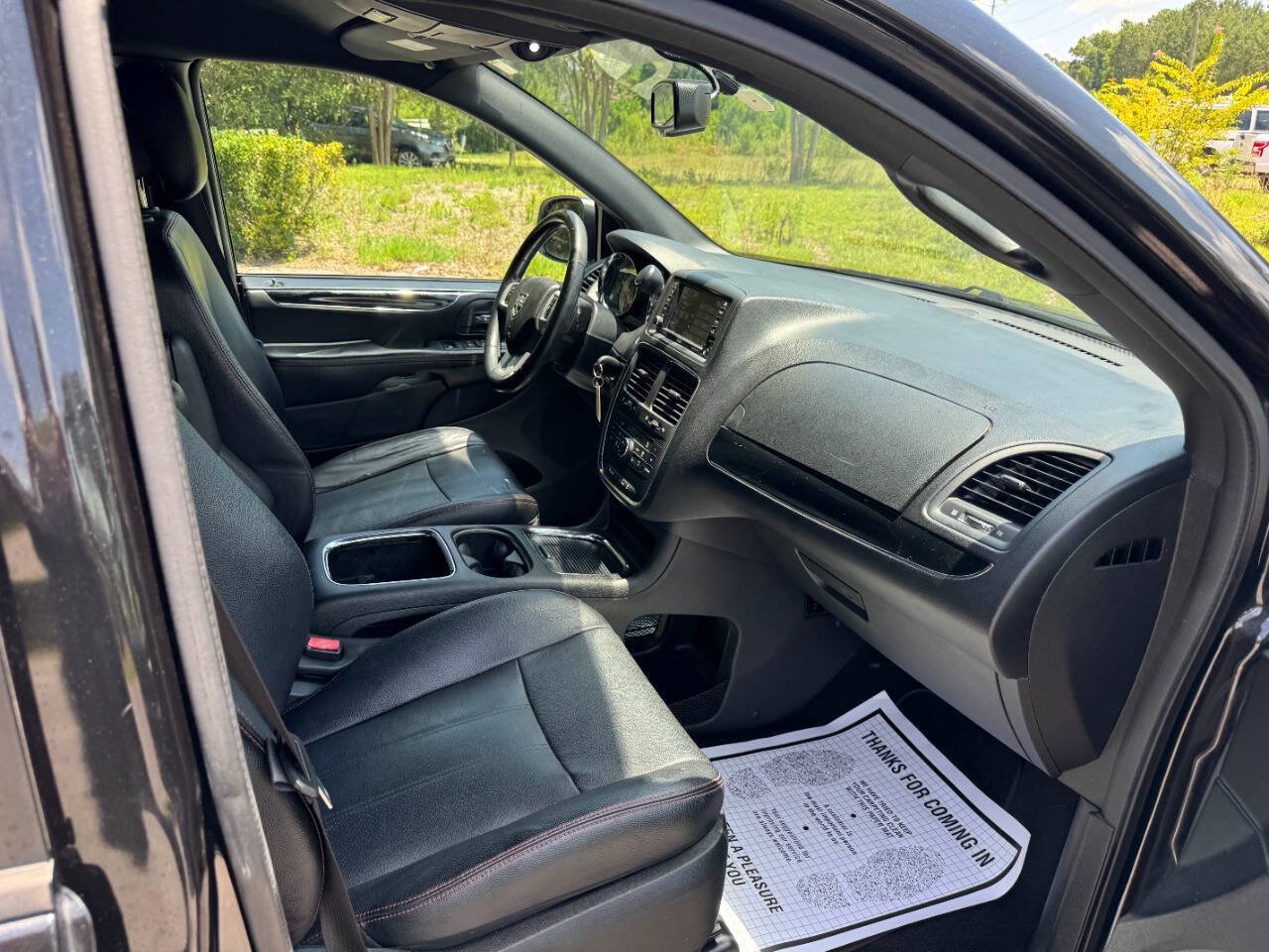 Used 2018 Dodge Grand Caravan GT FWD image 17