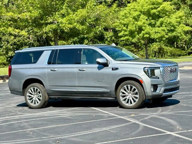 Used 2023 GMC Yukon XL Denali AWD/4WD image 10