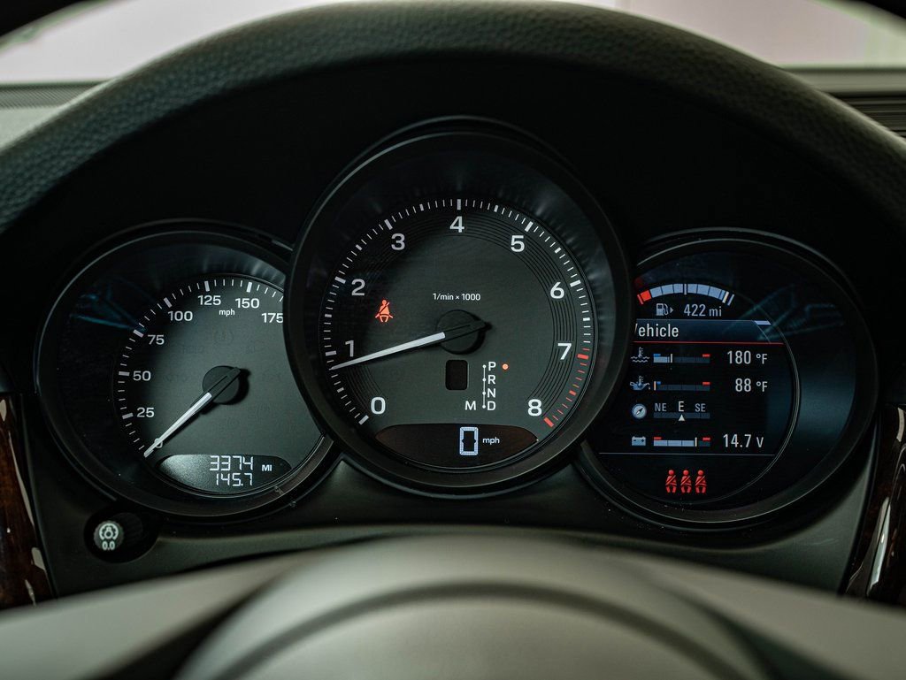 Certified 2025 Porsche Macan image 38
