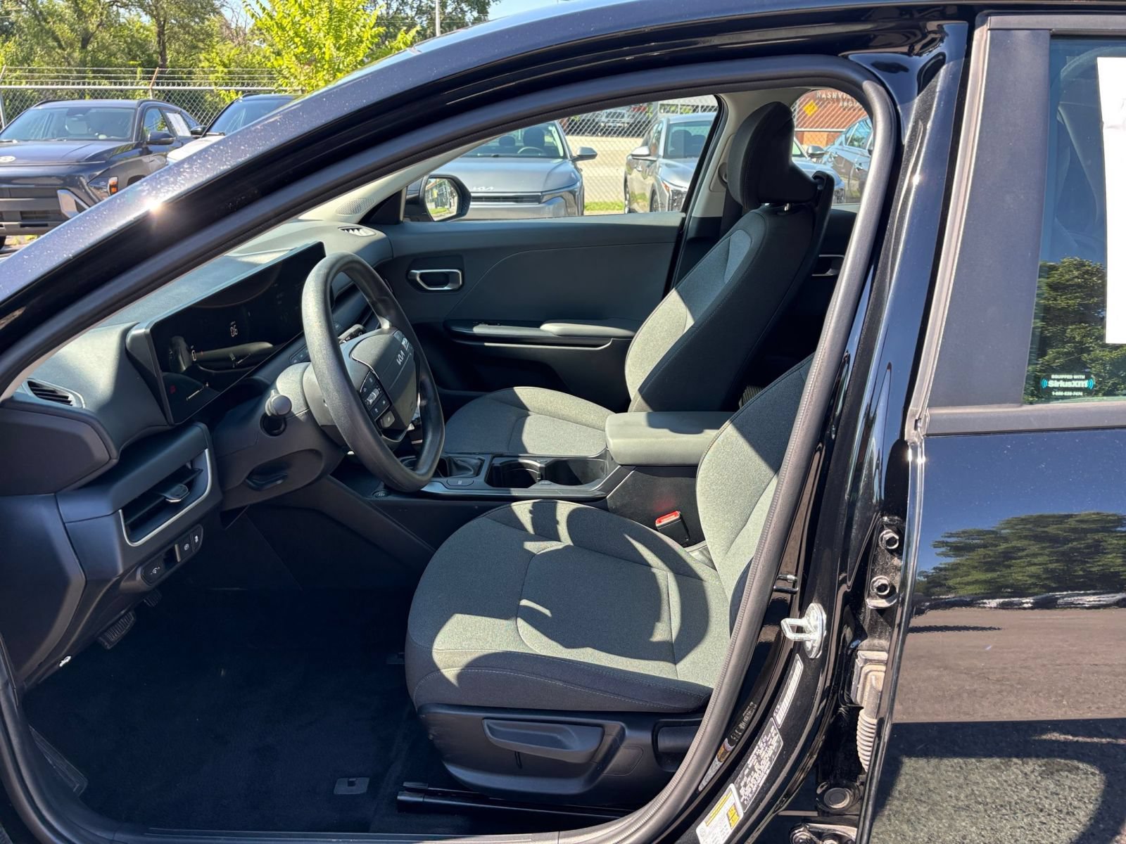 Used 2025 Kia K4 FWD image 27