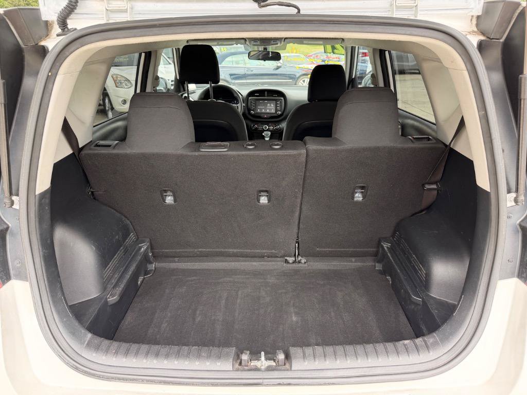 Used 2021 Kia Soul LX FWD image 19