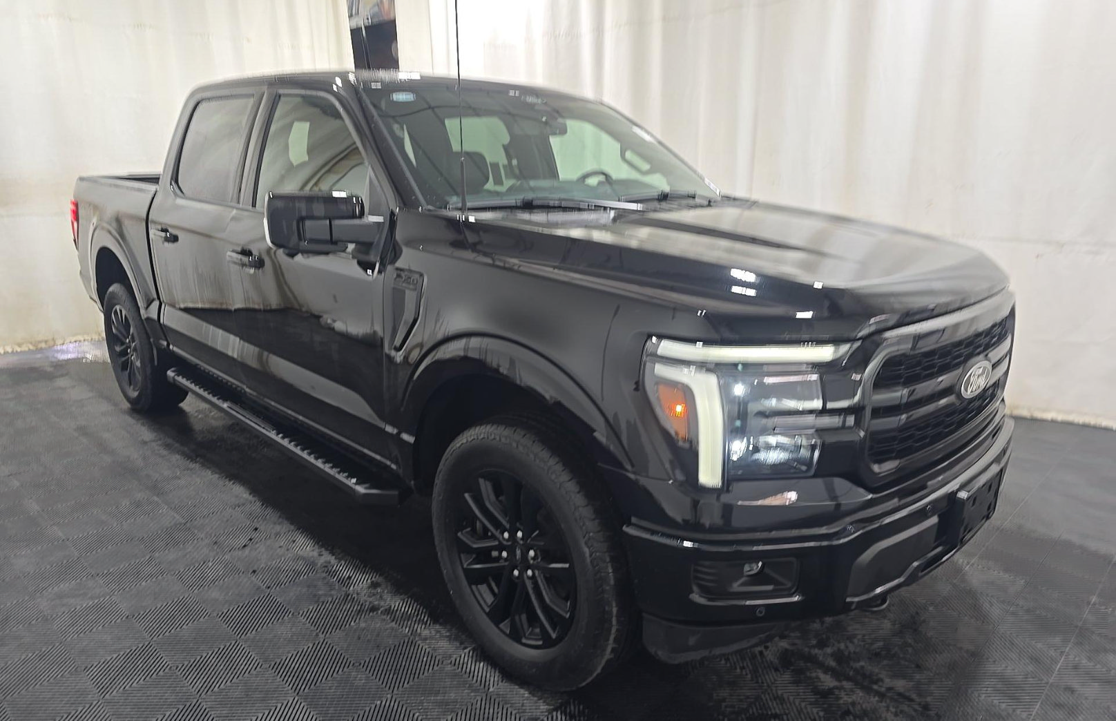 Used 2025 Ford F150 Lariat AWD/4WD image 3