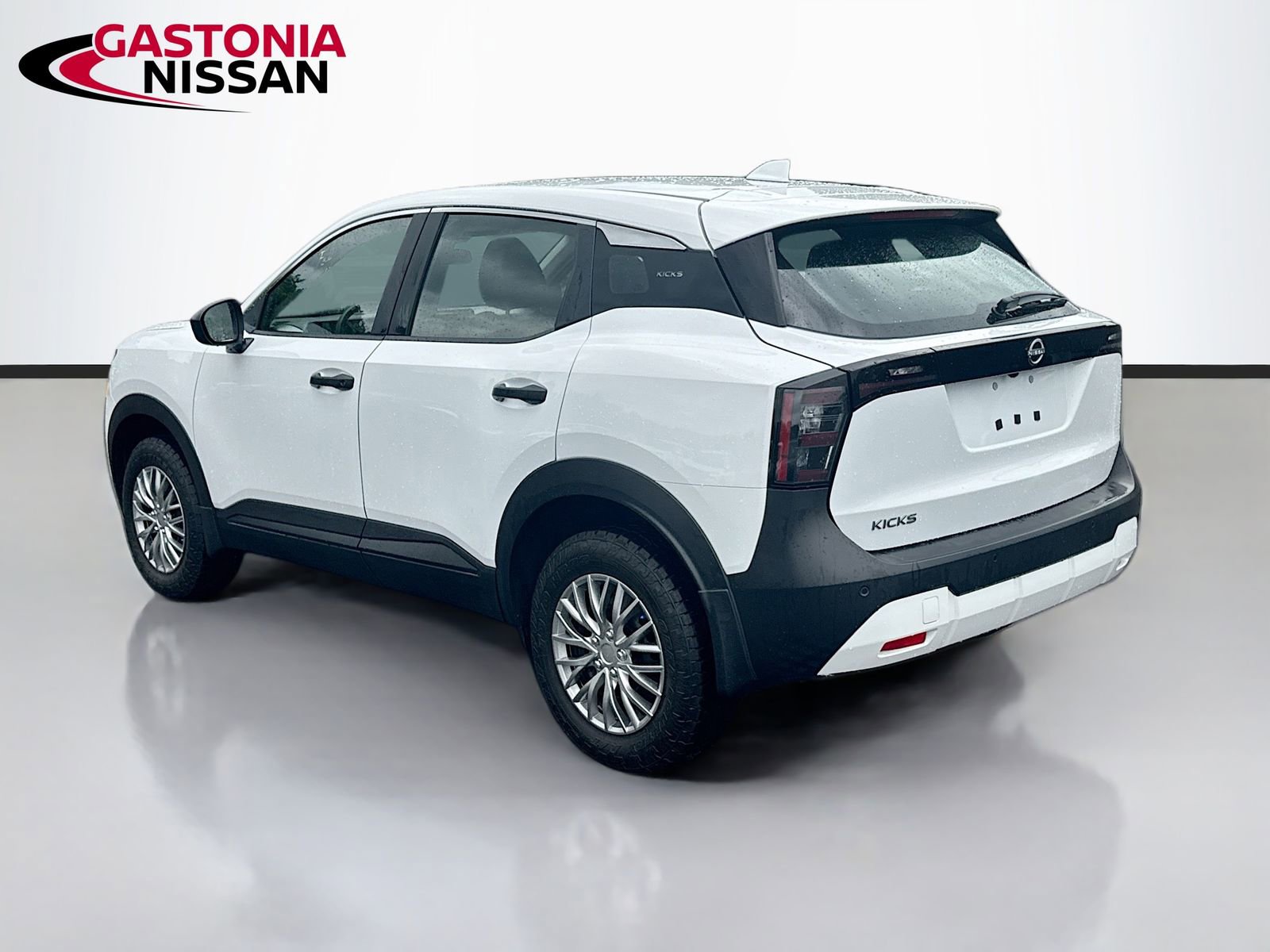 Used 2025 Nissan Kicks S FWD image 6