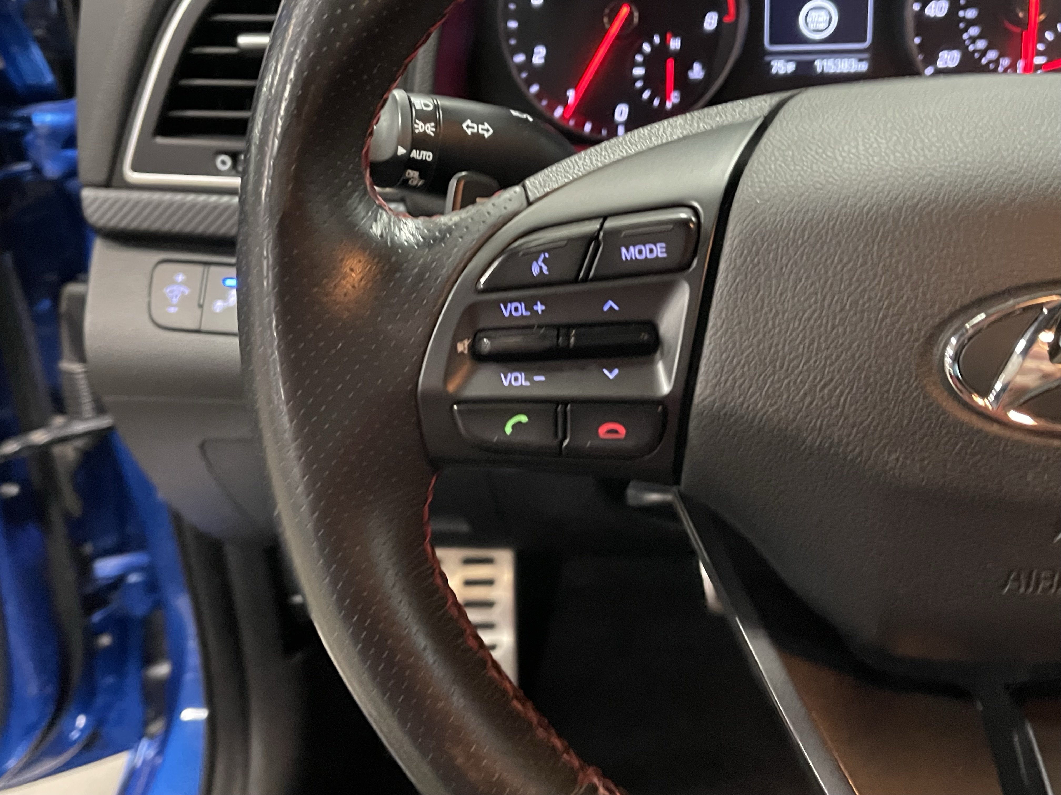 Used 2018 Hyundai Elantra Sport w/ Sport Premium Package 03 FWD image 22