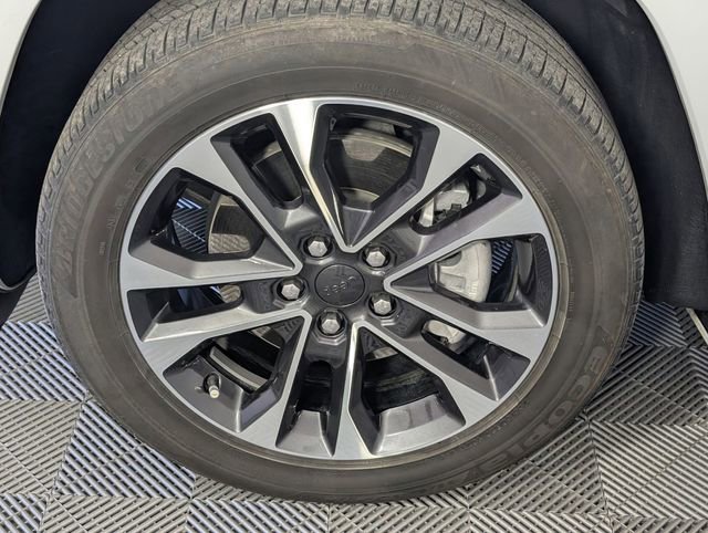 Used 2023 Jeep Grand Cherokee L Overland w/ Luxury Tech Group IV AWD/4WD image 8