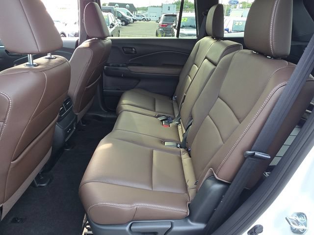 Certified 2025 Honda Passport EX-L image 22