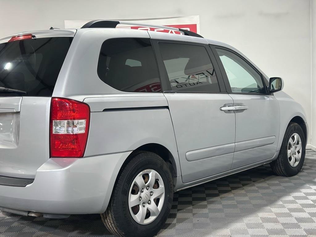 Used 2009 Kia Sedona FWD image 9
