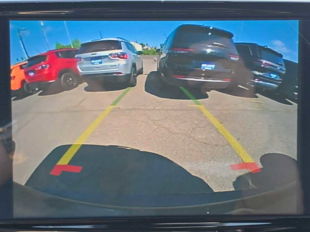 New 2026 Chrysler Pacifica Select FWD image 20