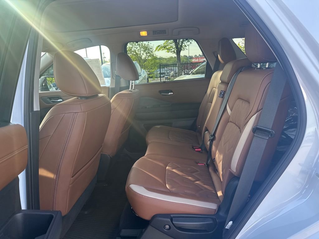 New 2026 Nissan Pathfinder Platinum FWD image 26