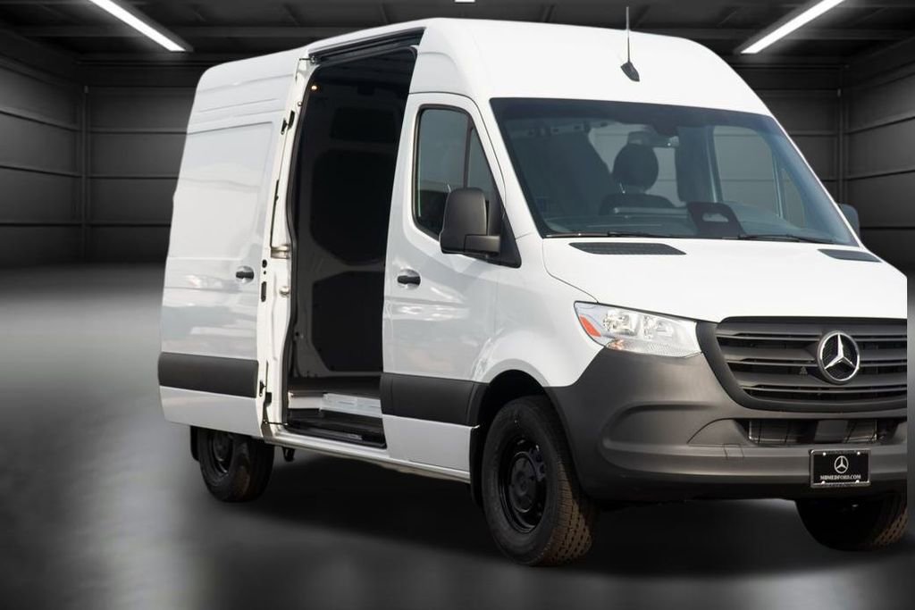 Used 2025 Mercedes-Benz Sprinter 2500 image 7