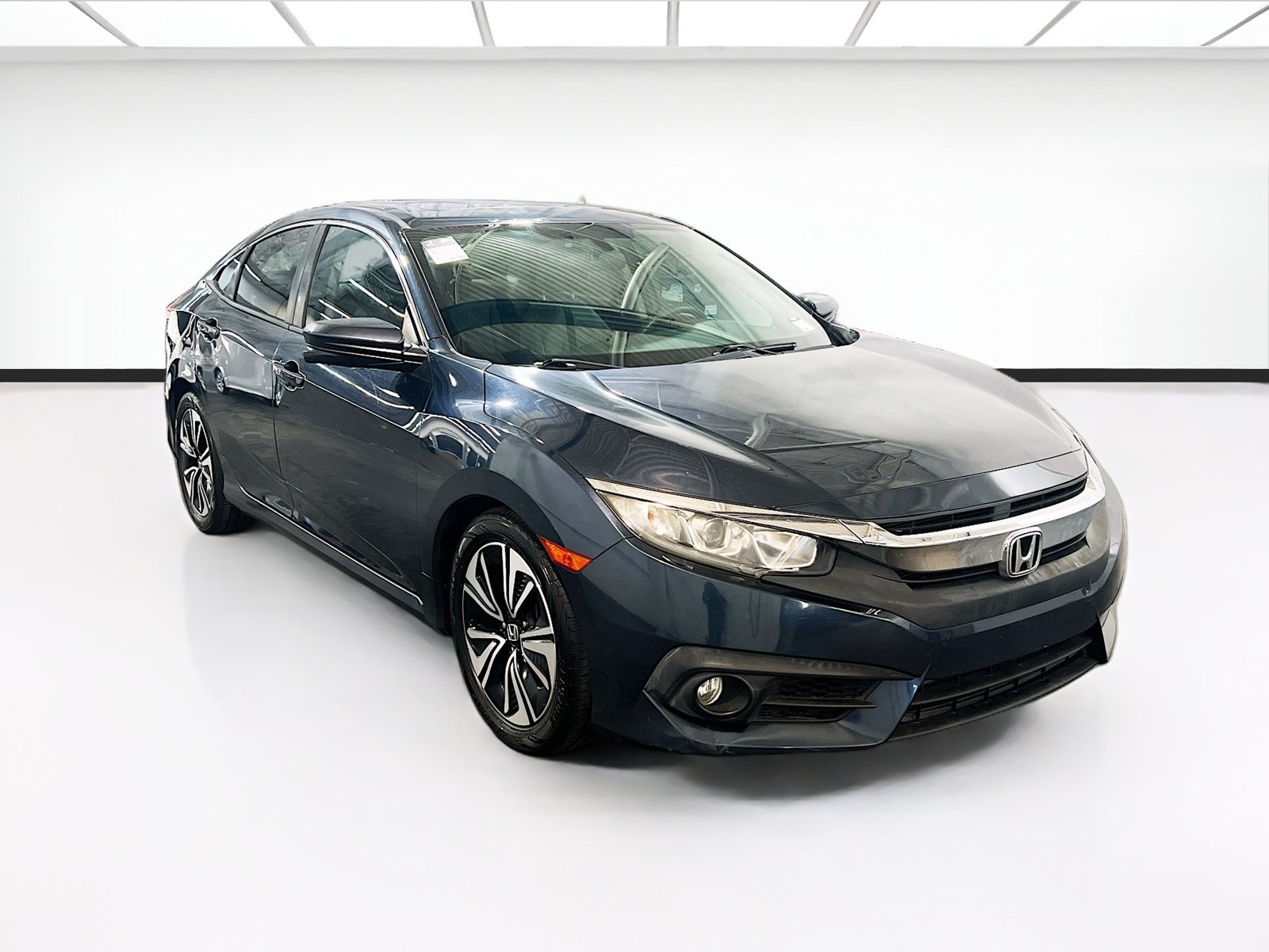 Used 2017 Honda Civic EX-T image 3