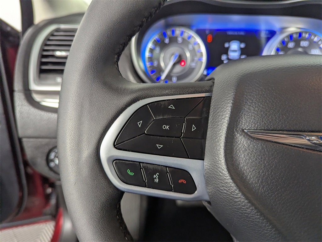 Used 2022 Chrysler 300 Touring image 22