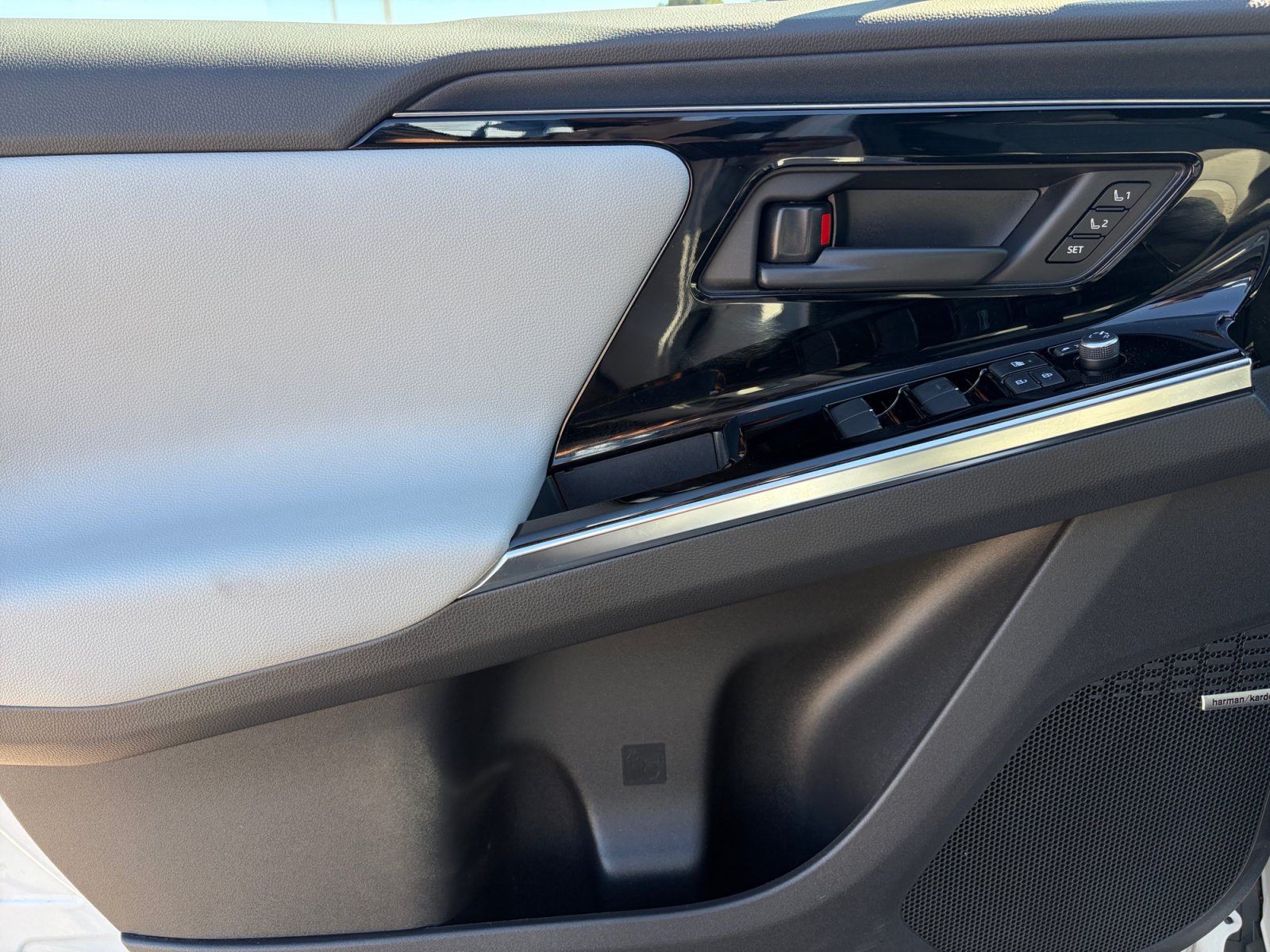 Certified 2023 Subaru Solterra AWD image 12