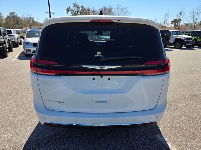New 2026 Chrysler Pacifica Select FWD image 12