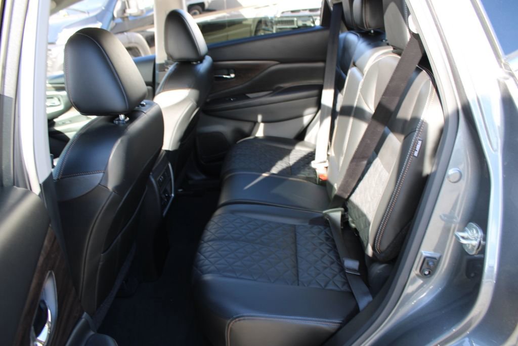 Used 2023 Nissan Murano Platinum w/ Cargo Package image 16