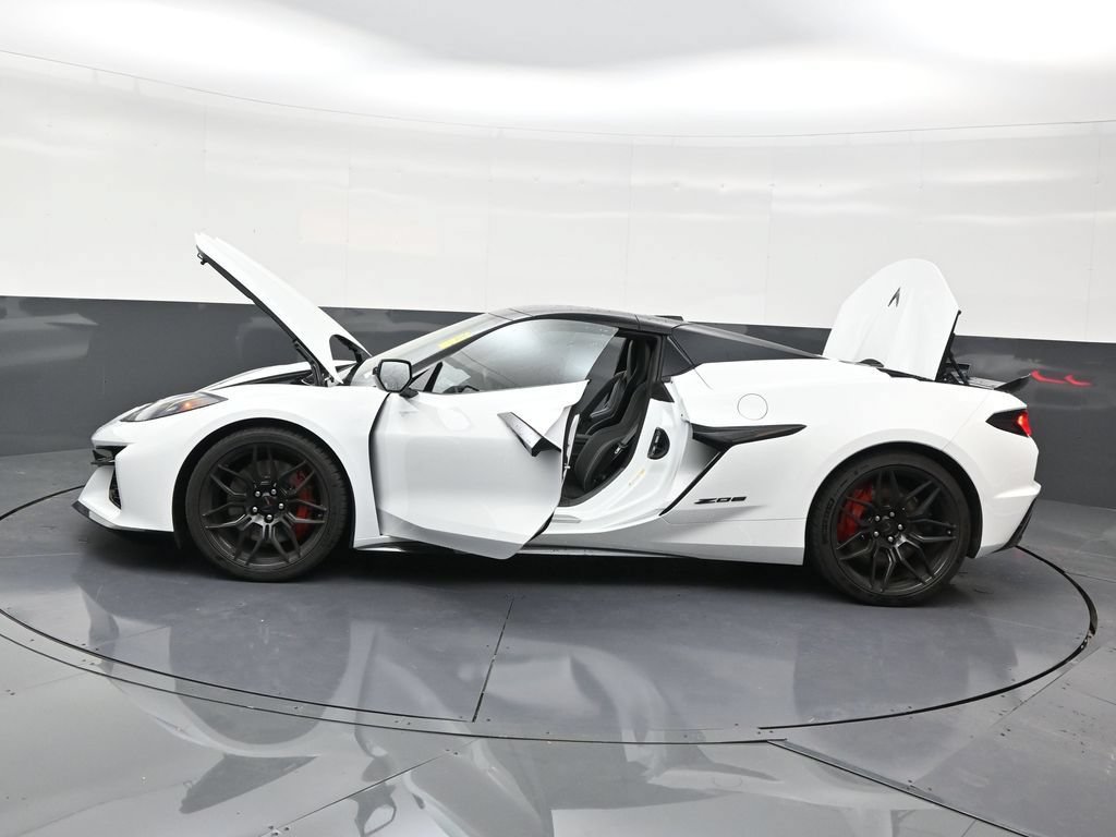 Used 2026 Chevrolet Corvette Z06 RWD image 30