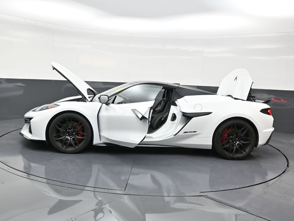 Used 2026 Chevrolet Corvette Z06 RWD image 30