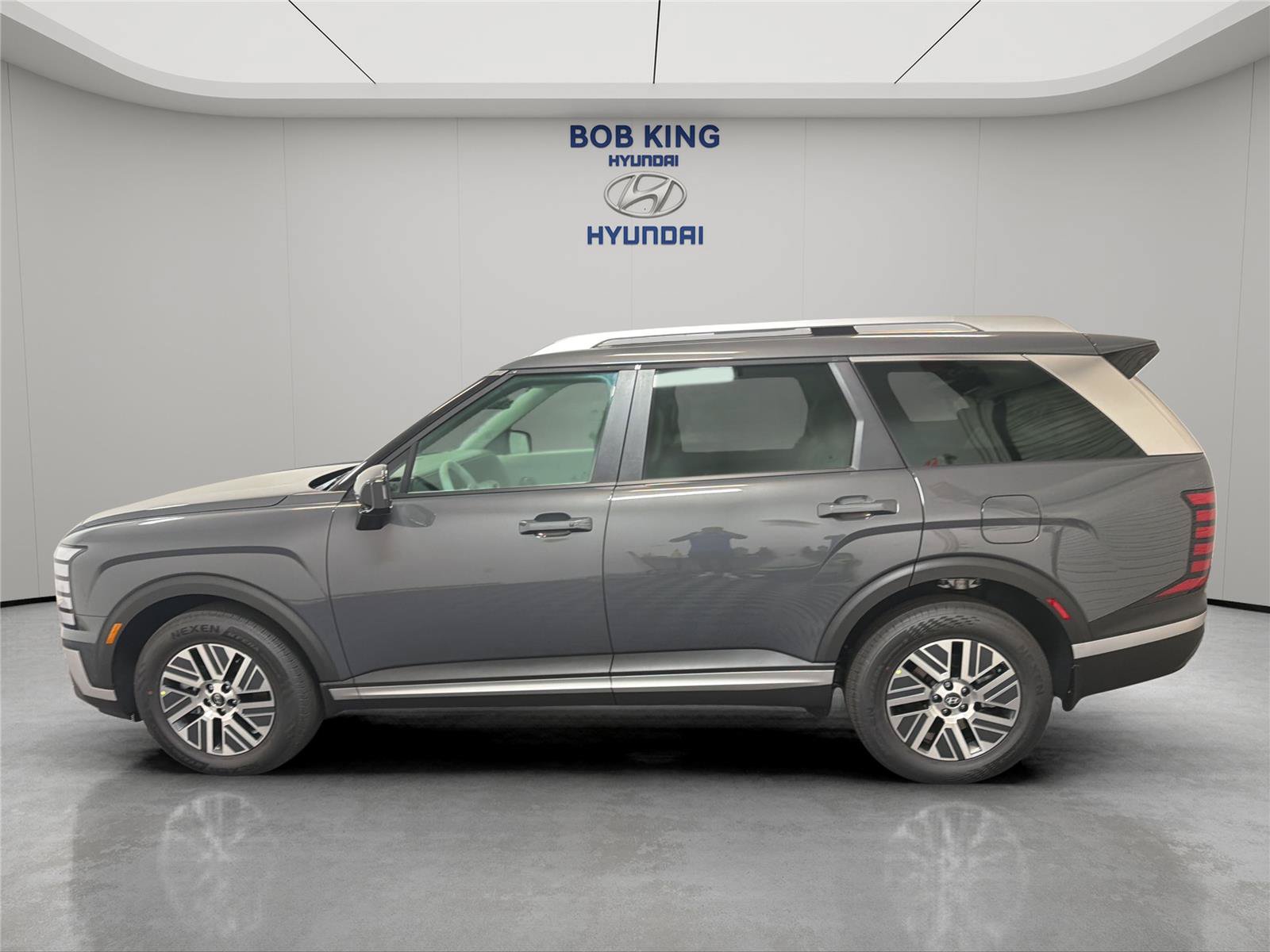 New 2026 Hyundai Palisade FWD Hybrid image 2
