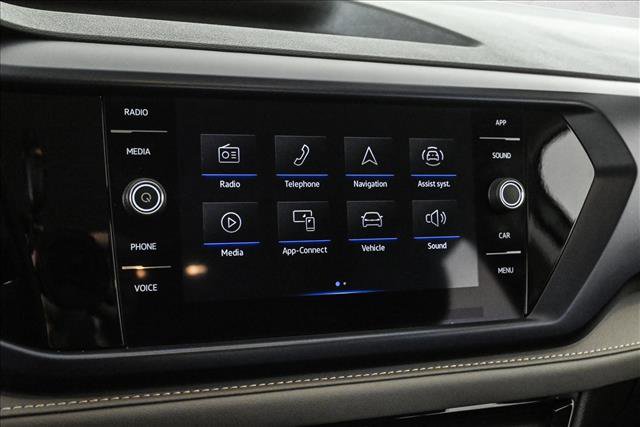 Used 2024 Volkswagen Taos SE image 13