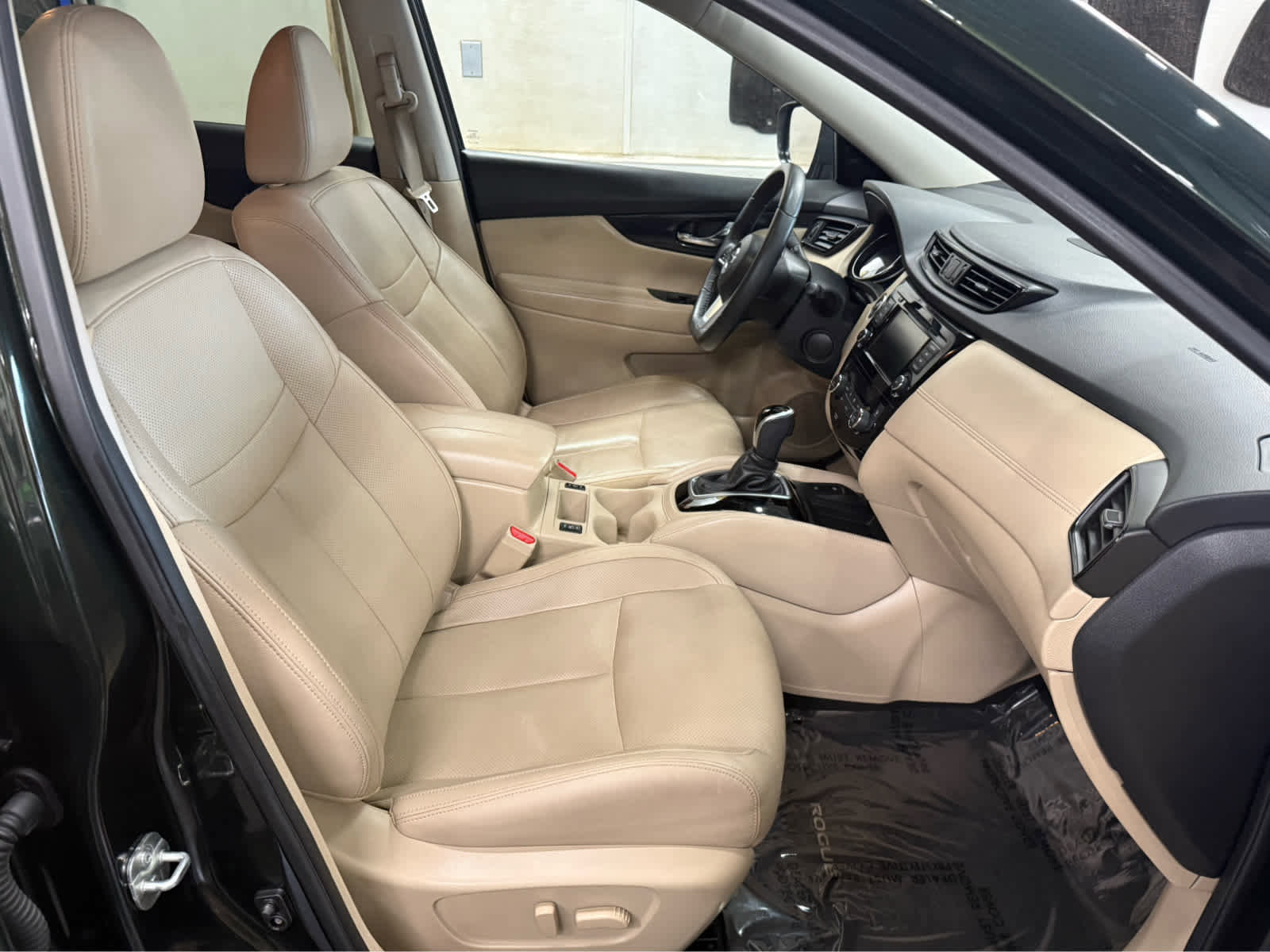 Used 2020 Nissan Rogue SL AWD/4WD image 27