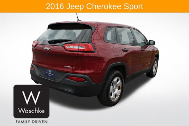 Used 2016 Jeep Cherokee Sport w/ Cold Weather Group image 8