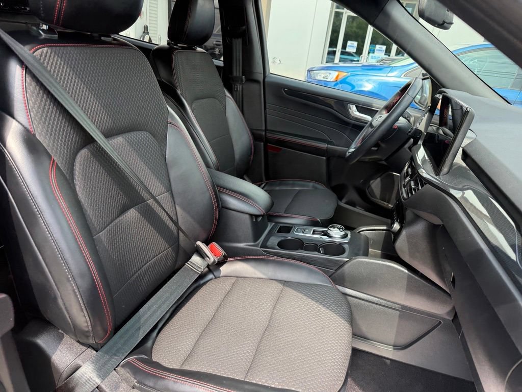 Certified 2023 Ford Escape ST-Line w/ Tech Pack #1 AWD/4WD image 13