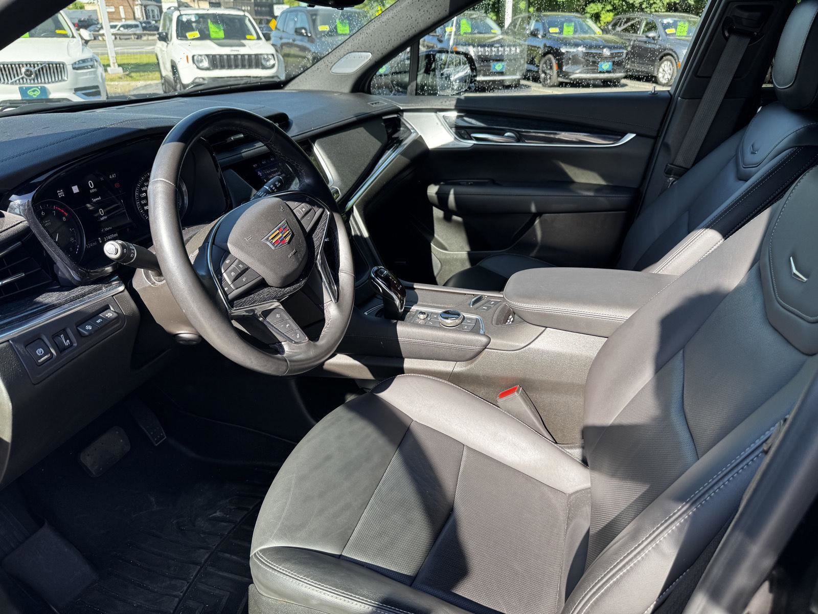 Used 2023 Cadillac XT5 Premium Luxury w/ Technology Package AWD/4WD image 15