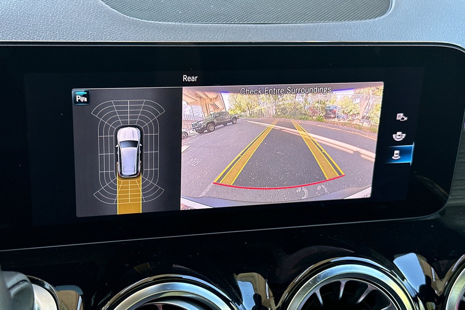 Certified 2023 Mercedes-Benz EQB 300 4MATIC image 21