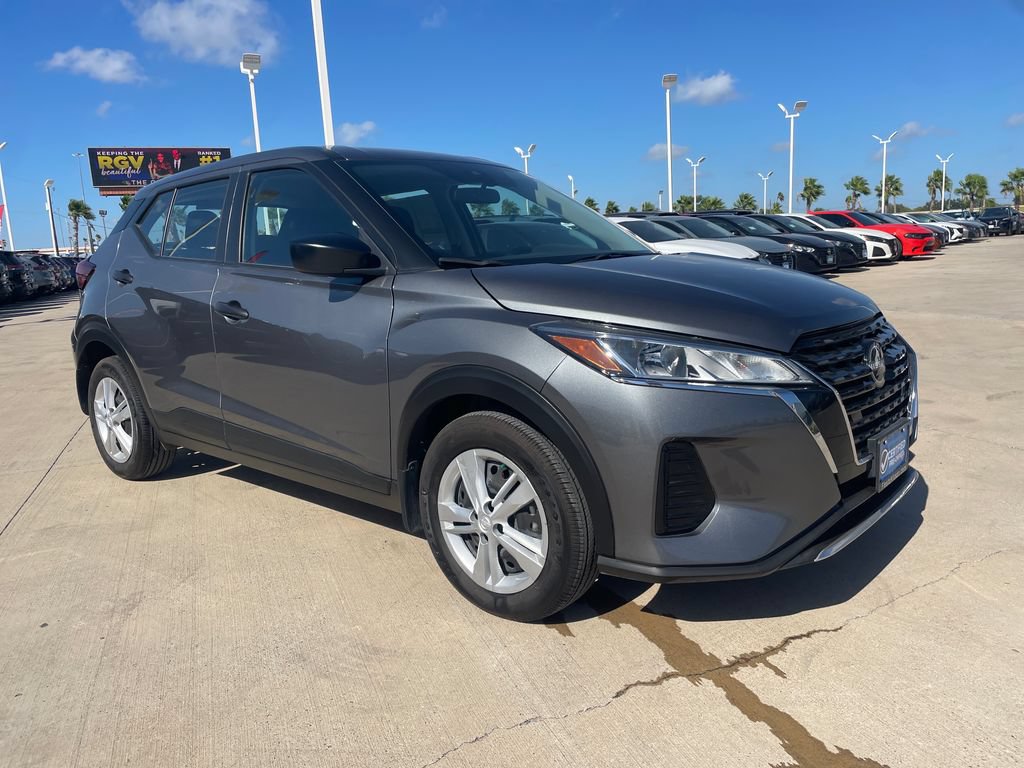 Certified 2025 Nissan Kicks Play S FWD image 7