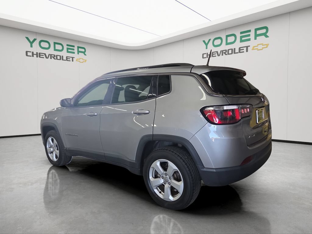 Used 2018 Jeep Compass Latitude w/ Cold Weather Group AWD/4WD image 9