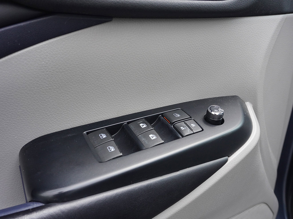Used 2019 Toyota Highlander XLE AWD/4WD image 41