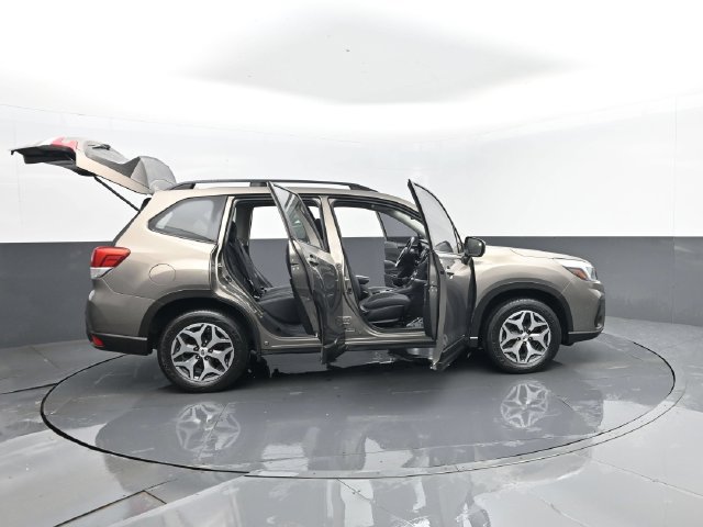 Used 2020 Subaru Forester Premium w/ Popular Package #1 AWD/4WD image 29