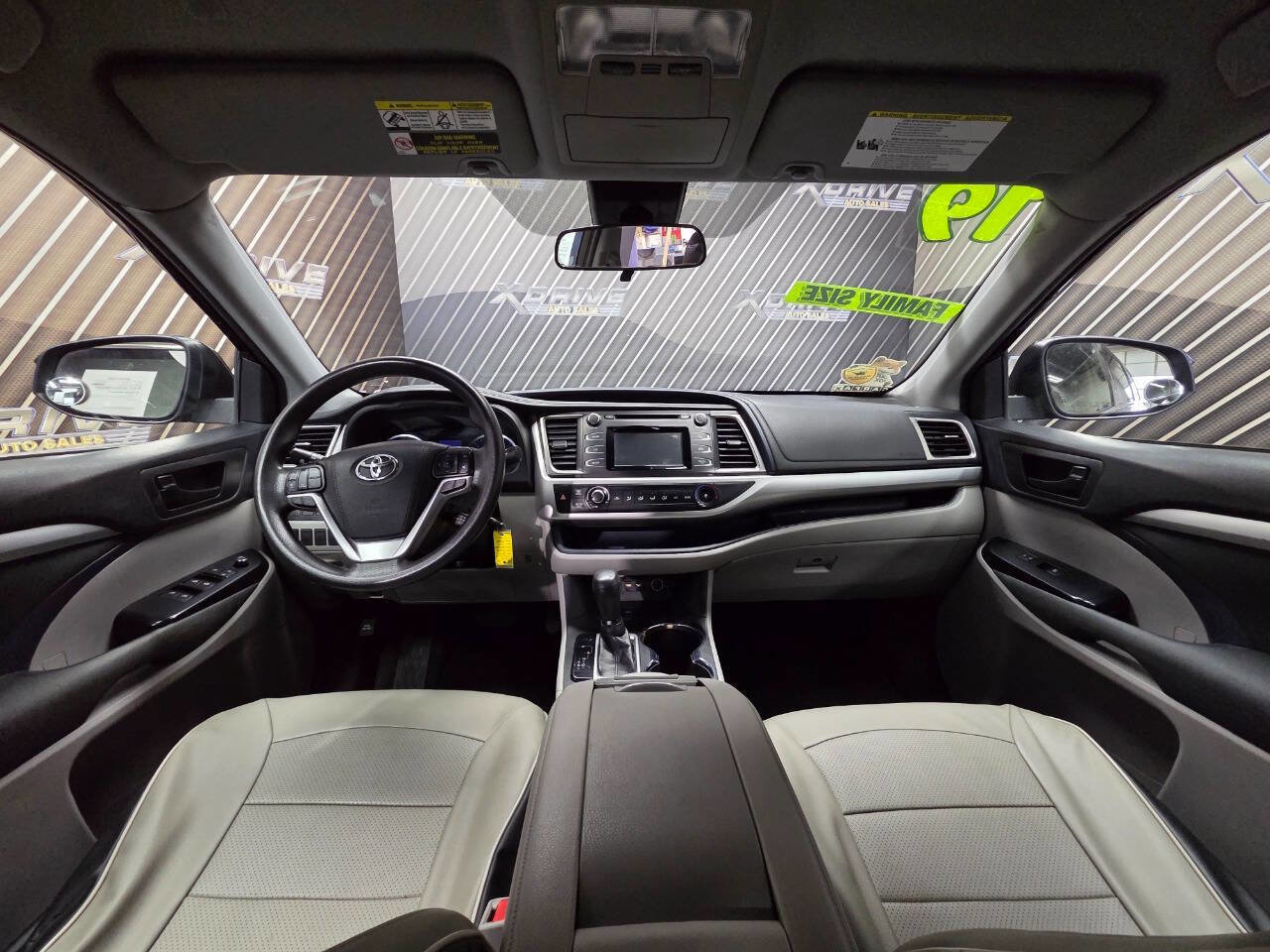 Used 2019 Toyota Highlander LE image 20