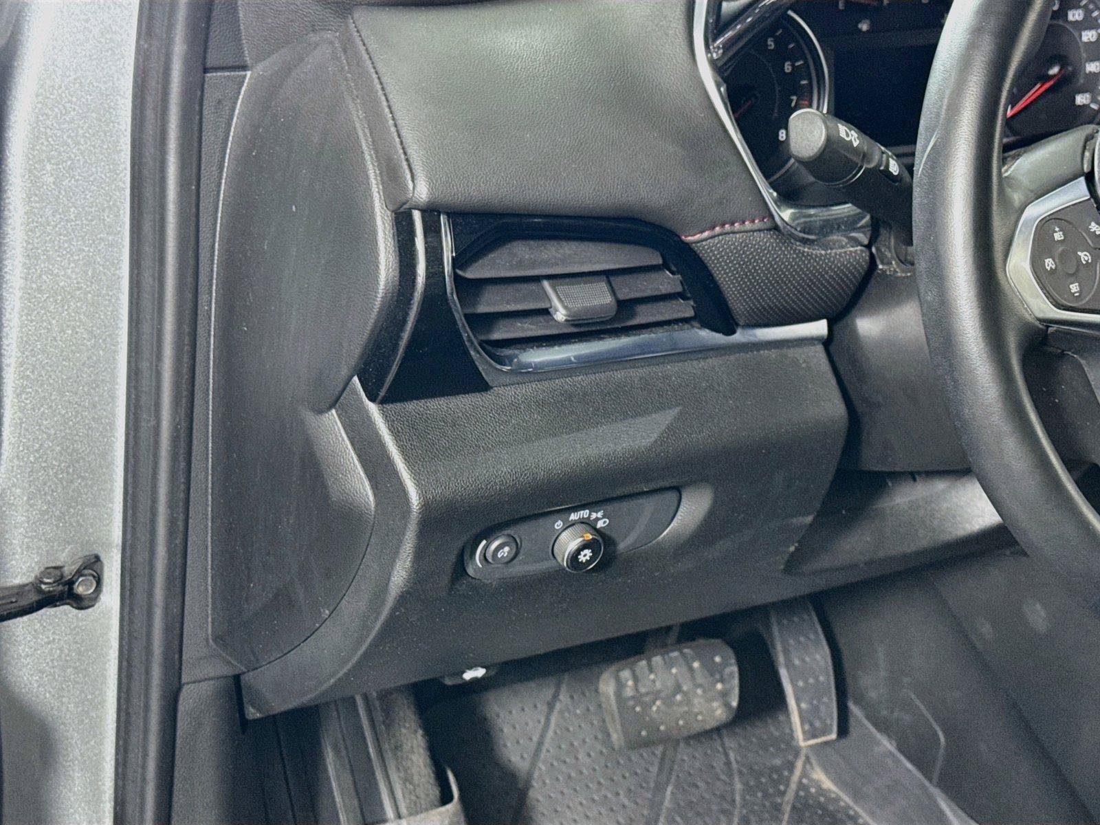 Used 2023 Chevrolet Traverse RS AWD/4WD image 4