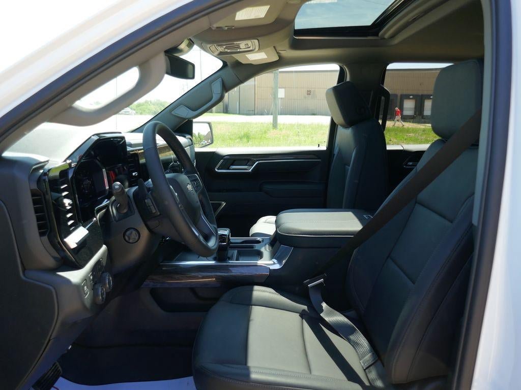 New 2026 Chevrolet Silverado 1500 LTZ w/ LTZ Premium Package AWD/4WD image 17