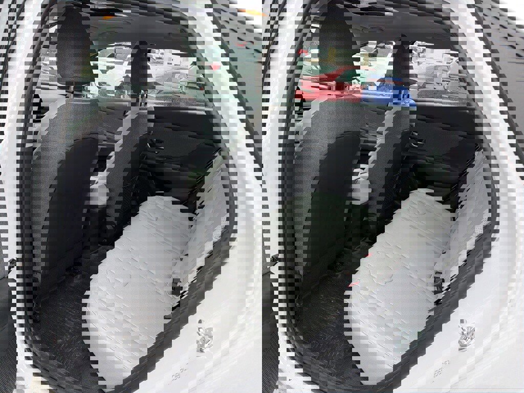 Certified 2022 Hyundai Elantra Limited image 17