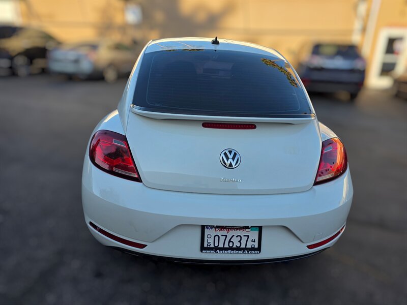 Used 2017 Volkswagen Beetle 1.8T Classic FWD image 9