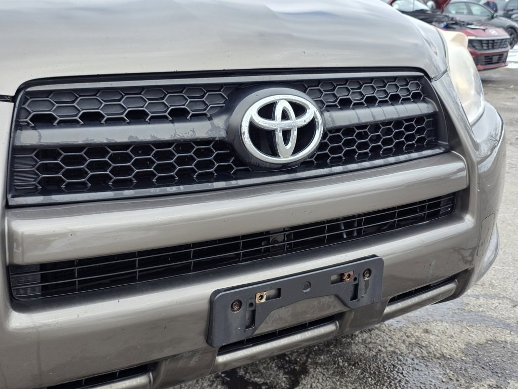 Used 2011 Toyota RAV4 4WD image 9