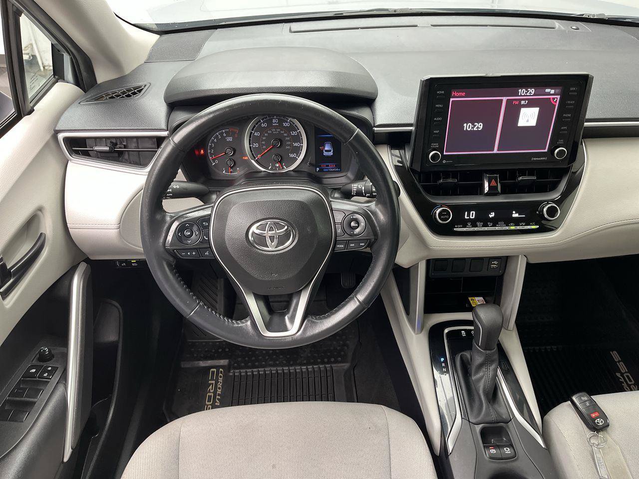 Used 2022 Toyota Corolla Cross LE AWD/4WD image 11